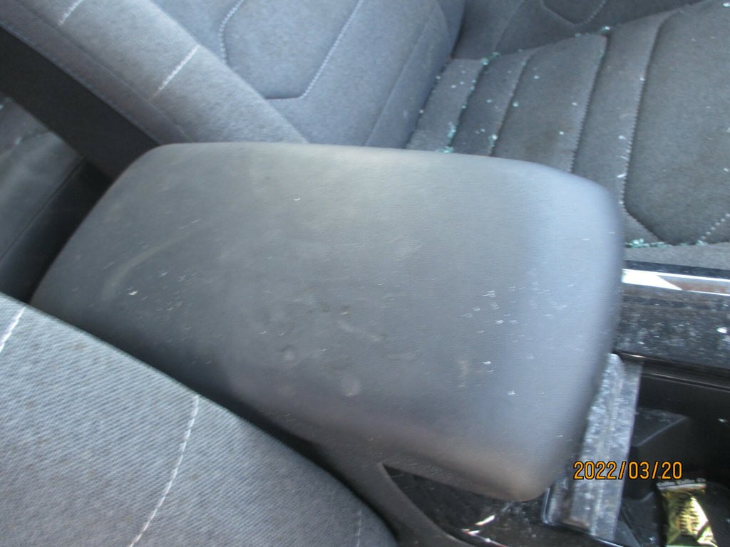 CITROEN C4 MK3 2021 BARE CENTRE CONSOLE WITH LEATHER ARMREST VENTS