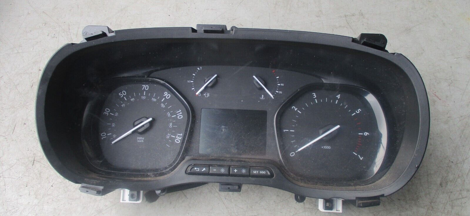 VAUXHALL VIVARO 2021 SPEEDO SPEEDOMETER CLOCK INSTRUMENT 9831168880