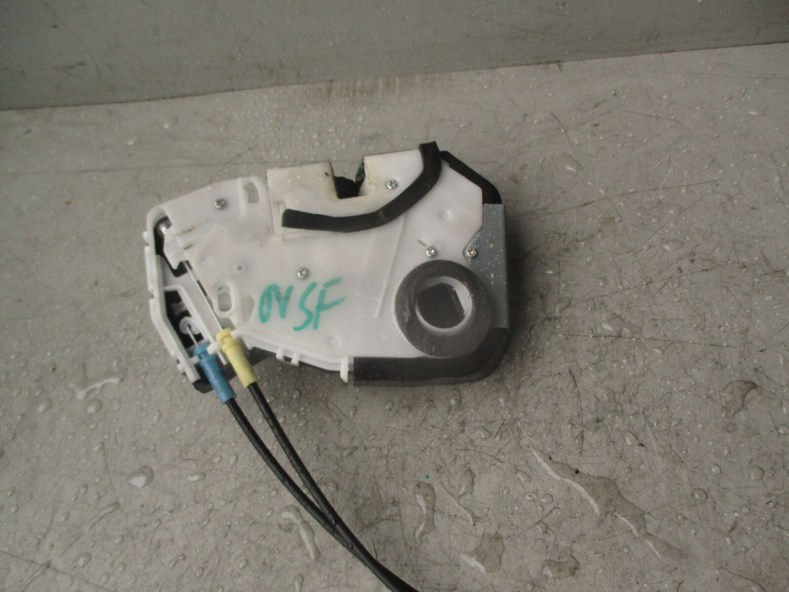 2018 SUZUKI IGNIS 1.2 PETROL NSF PASSENGER SIDE LEFT FRONT DOOR LOCK MECHANISM
