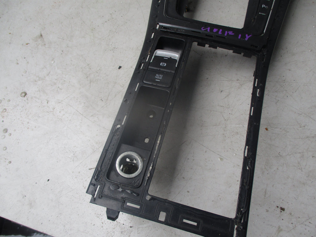 VW GOLF MK7 2018 CENTRE CONSOLE HANDBRAKE PARKING SWITCH & SURRONDING TRIM