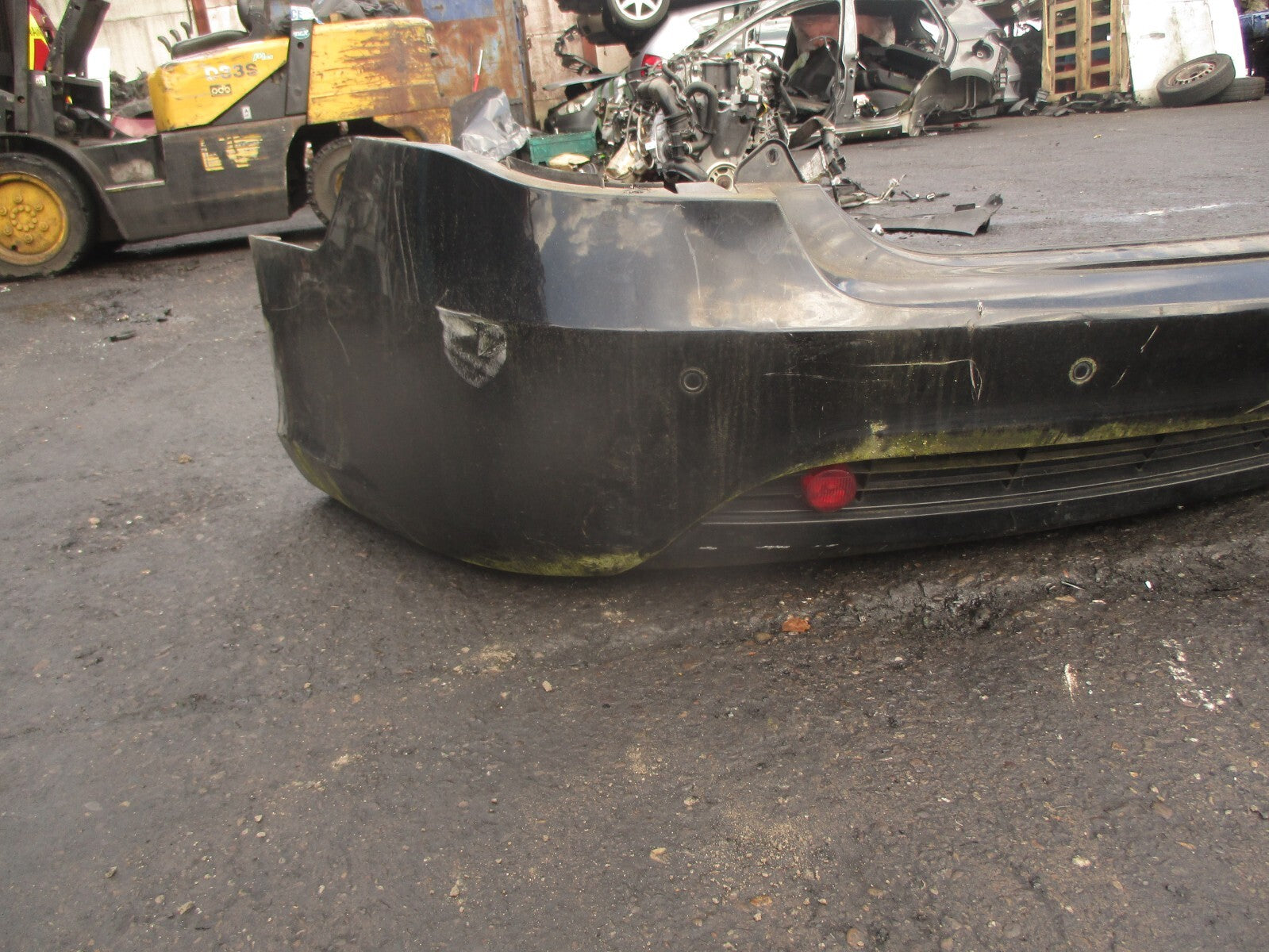2010 FORD DORCHESTER COLEMAN MILNE REAR BUMPER COMPLETE BLACK