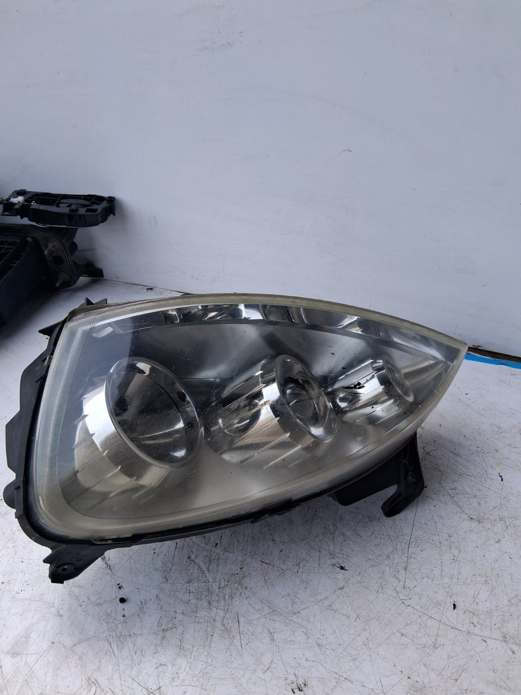 2006 VAUXHALL CORSA NSF PASSENGER SIDE FRONT LEFT HEADLIGHT 0096726