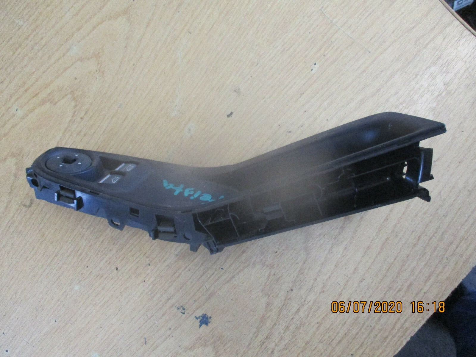 FORDS FIESTA 2016 3 DOOR DRIVER FRONT WINDOW SWITCH F1ET 14A132 EC