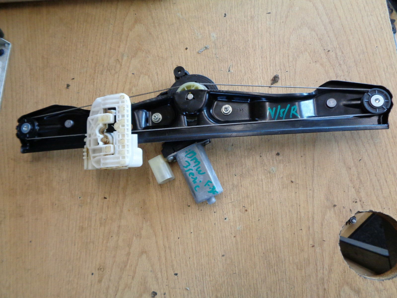 BMW 3 SERIES F30 2018 330E DRIVER SIDE REAR WINDOW MOTOR & REGULATOR 17756710