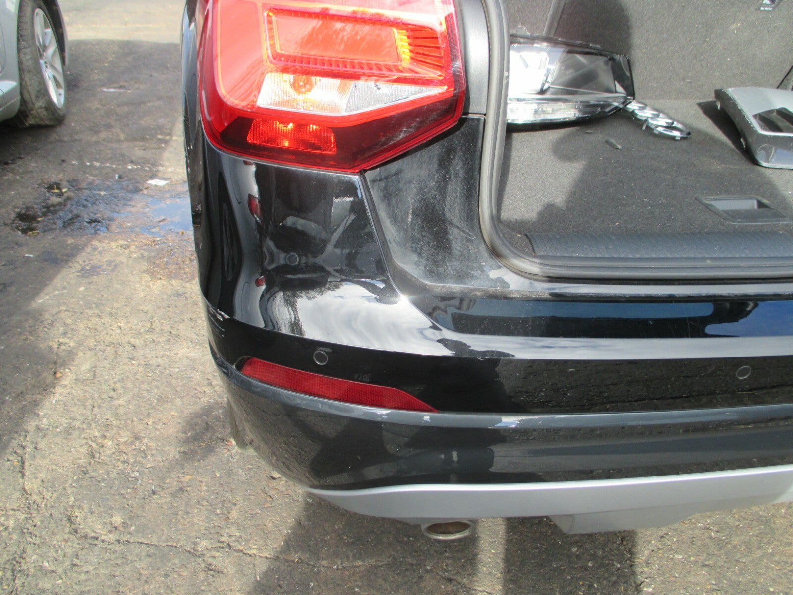 AUDI Q2 MK1 2020 COMPLETE REAR BUMPER & LOWER TRIM DIFFUSER BLACK