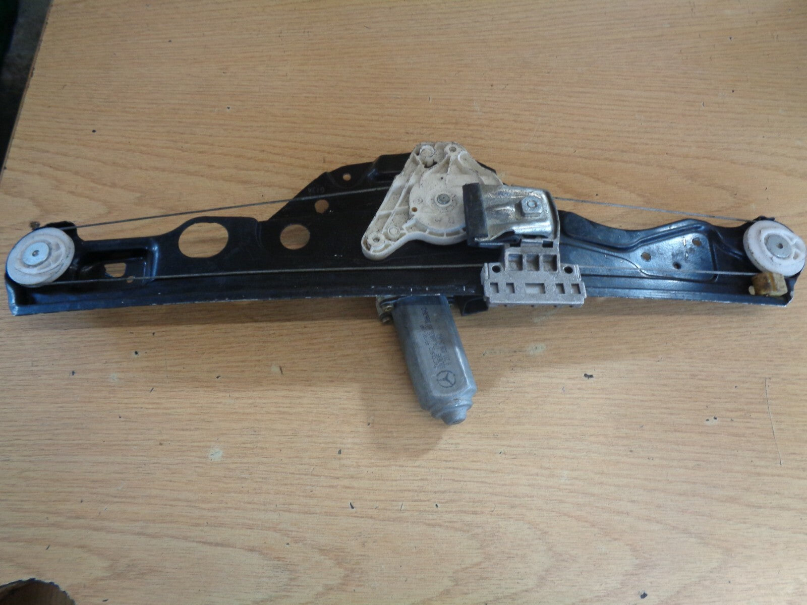 MERCEDES BENZ E-CLASS WINDOW REGULATOR REAR RIGHT A2117300246