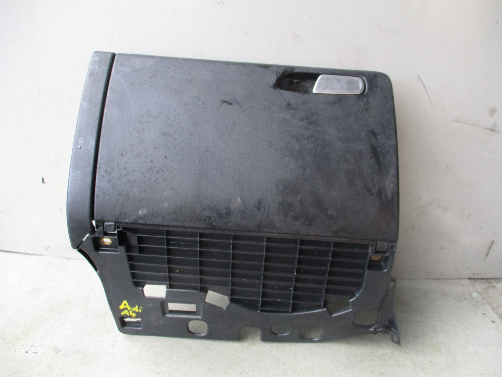 2008 AUDI A4 B8 PASSENGER SIDE STORAGE COMPARTMENT GLOVEBOX