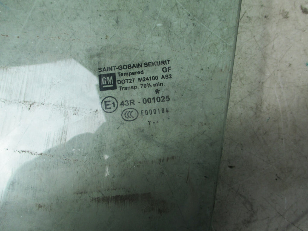 VW VOLKSWAGEN FRONT DOOR WINDOW GLASS 43R-001025