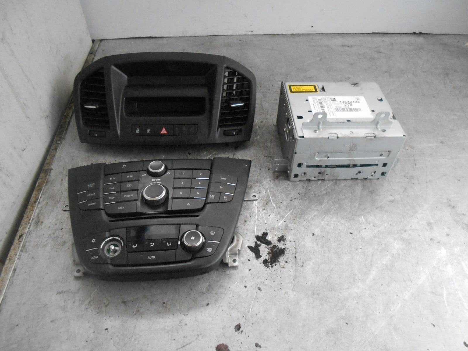 VAUXHALL INSIGNIA A (MK1) CD300 IN CAR STEREO ASSEMBLY 13332702 12844842