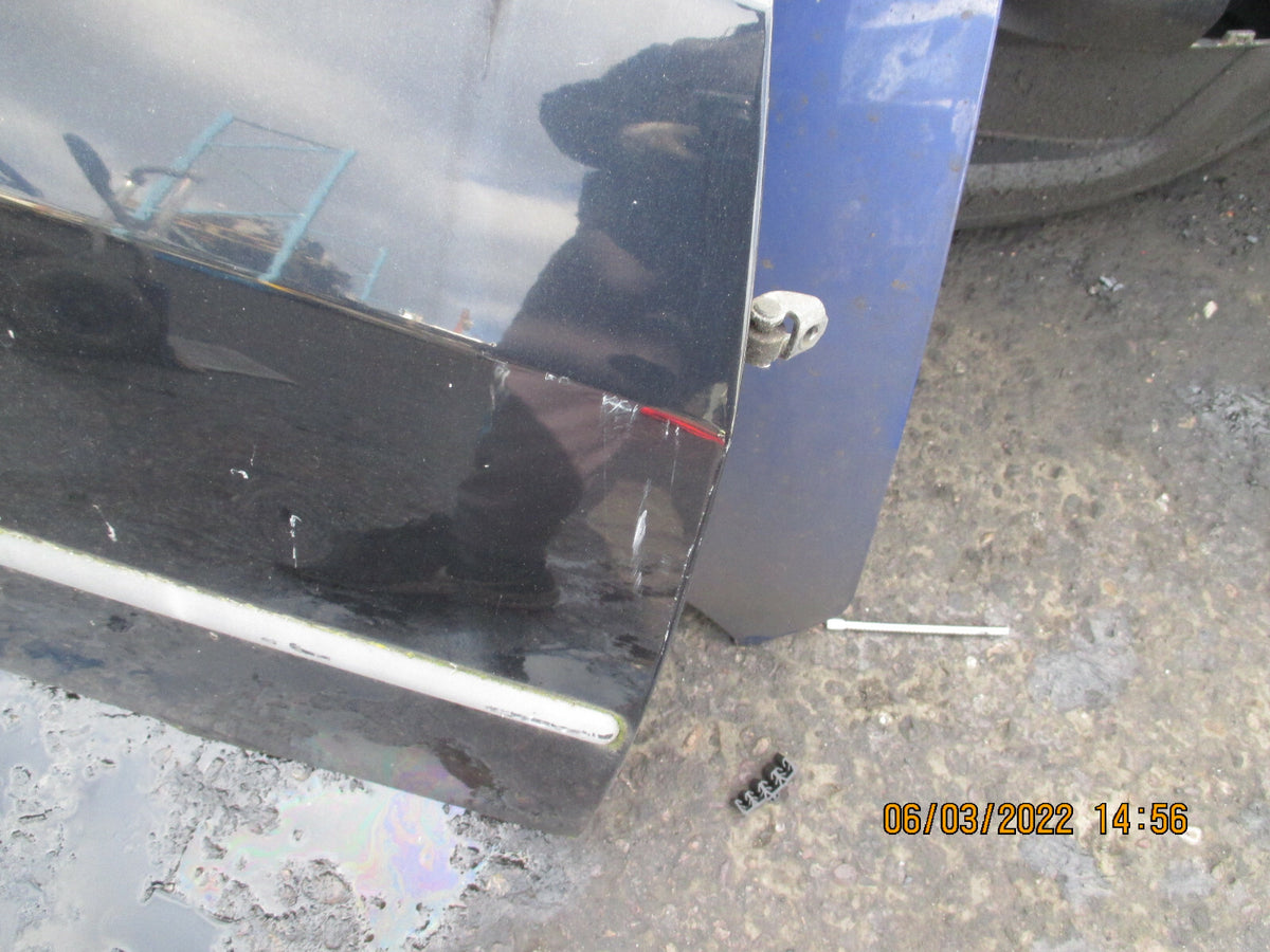 FORD MONDEO 2003 MK3 OSF FRONT DRIVER SIDE COMPLETE DOOR BLACK