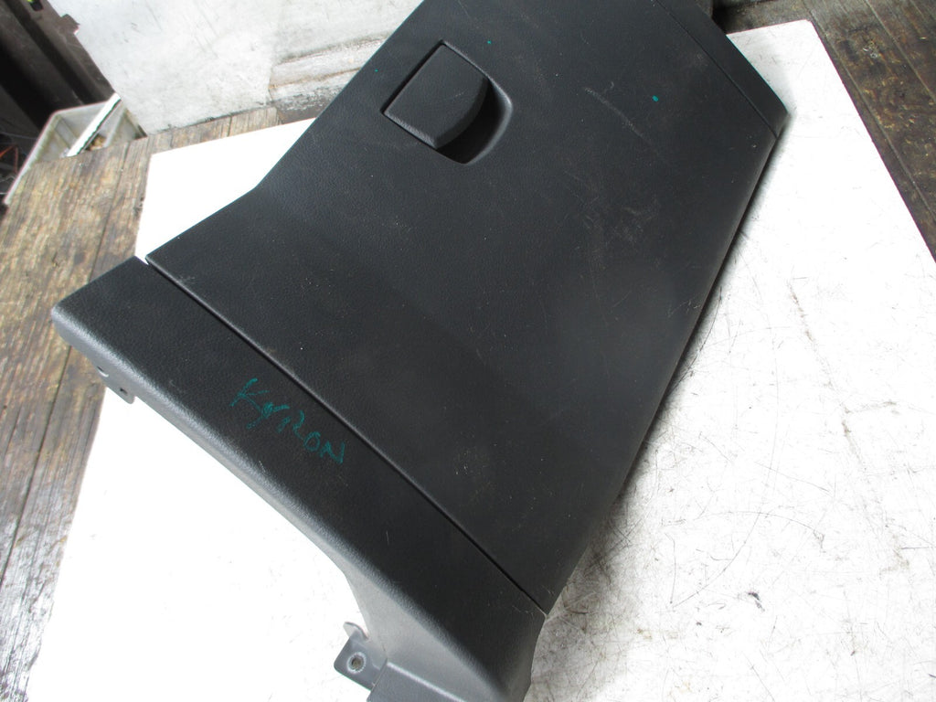 SSANGYONG KYRON 2009 2.0 DIESEL GLOVE BOX & LID DARK GREY 7672009900