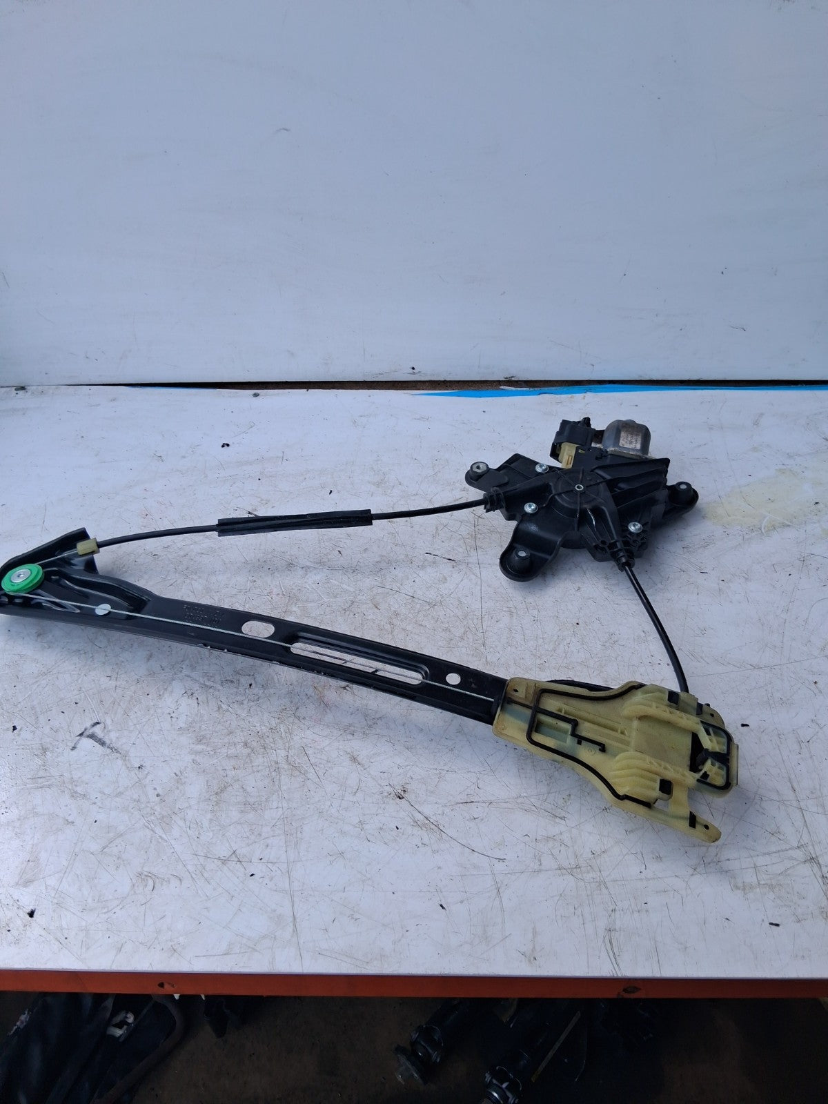2018 FORD MONDEO SIDE FRONT WINDOW REGULATOR AND MOTOR C04397101