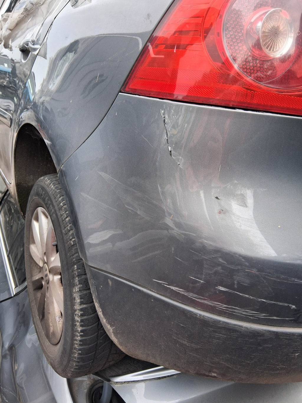 2007 VW VOLKSWAGEN GOLF MK5 COMPLETE REAR BUMPER GREY