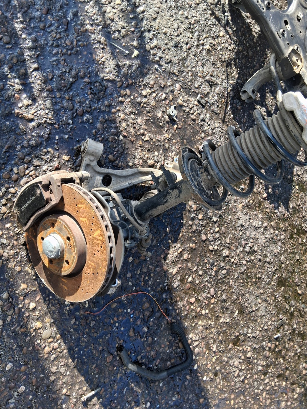 2021 MERCEDES A CLASS V177 1.3 HYBRID NSF PASSENGER FRONT HUB LEG A1773302901