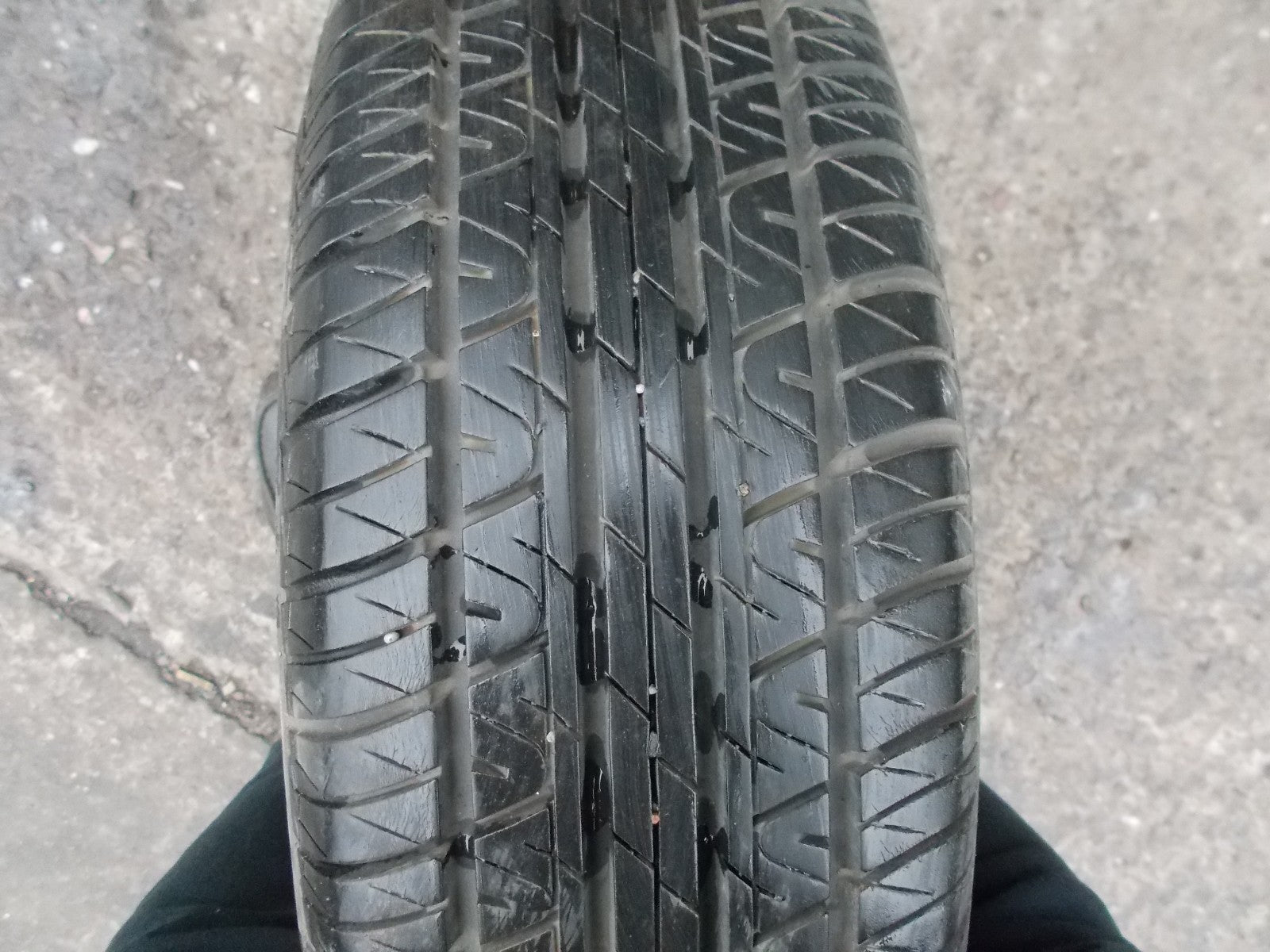 HYUNDAI HANKOOK 4 STUD 13 INCH STEEL WHEEL 175/70 R13 175/70 R13 5291025550