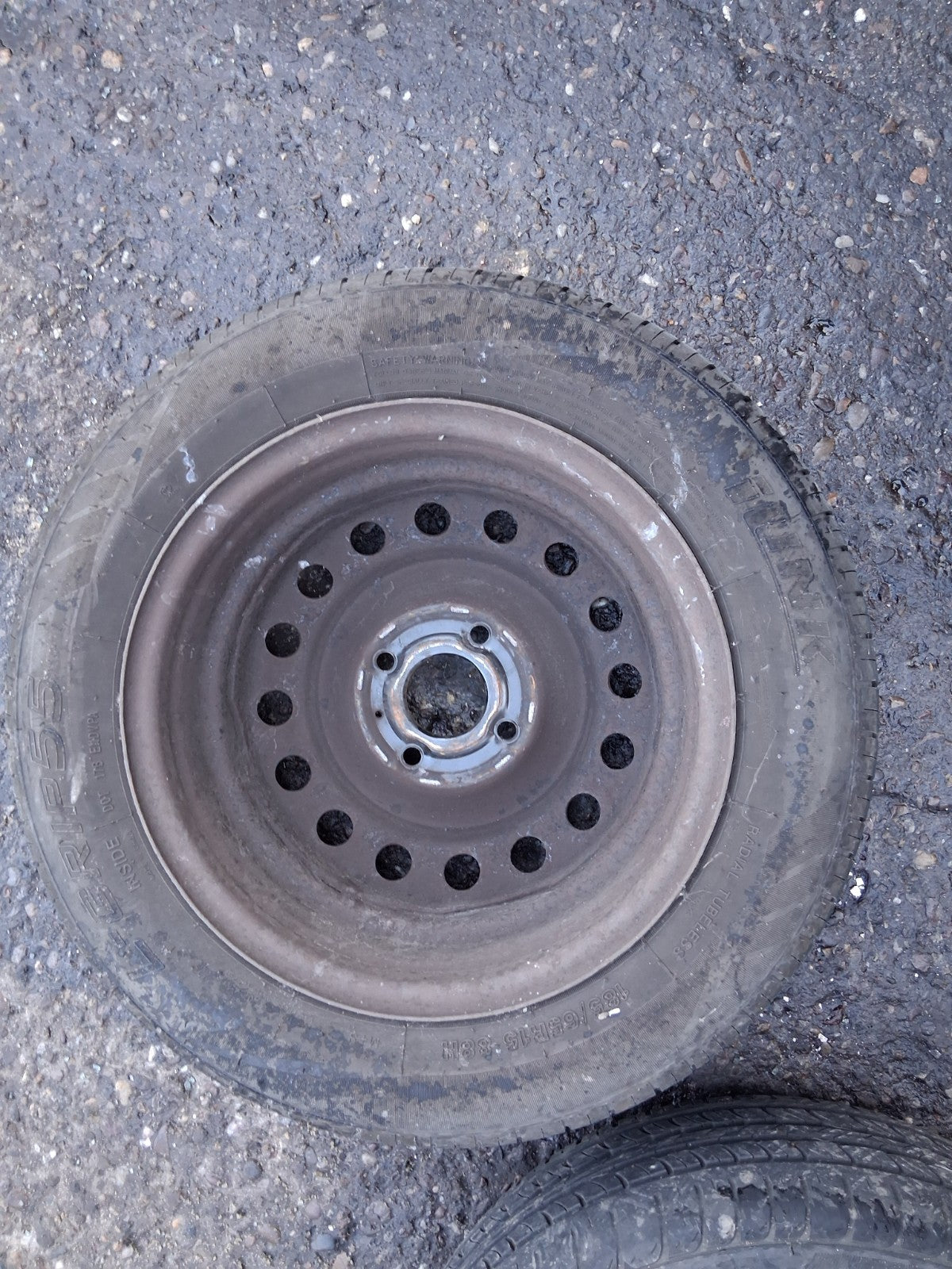 2005 NISSAN ALMERA MK2 15 INCH STEEL WHEEL WITH TYRE 185/65R15