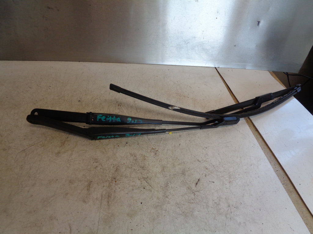 FORD FIESTA MK7 2017 FRONT WIPER ARMS & BLADES
