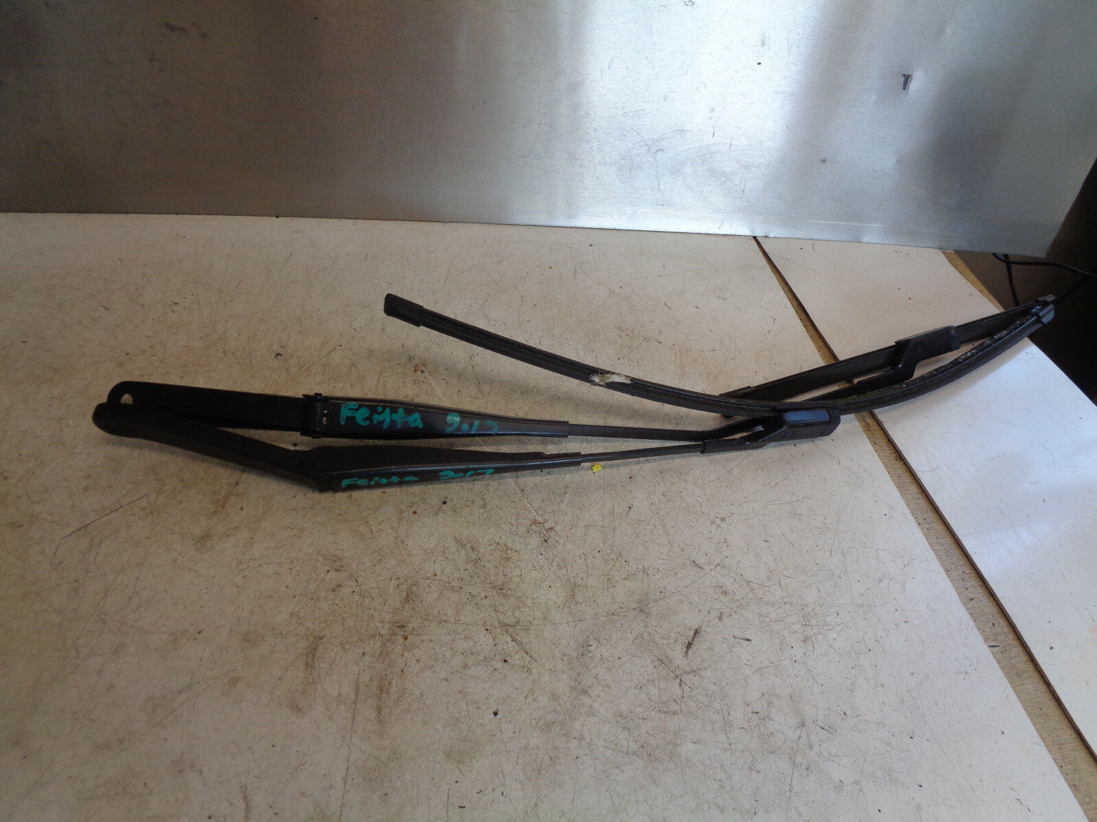 FORD FIESTA MK7 2017 FRONT WIPER ARMS & BLADES