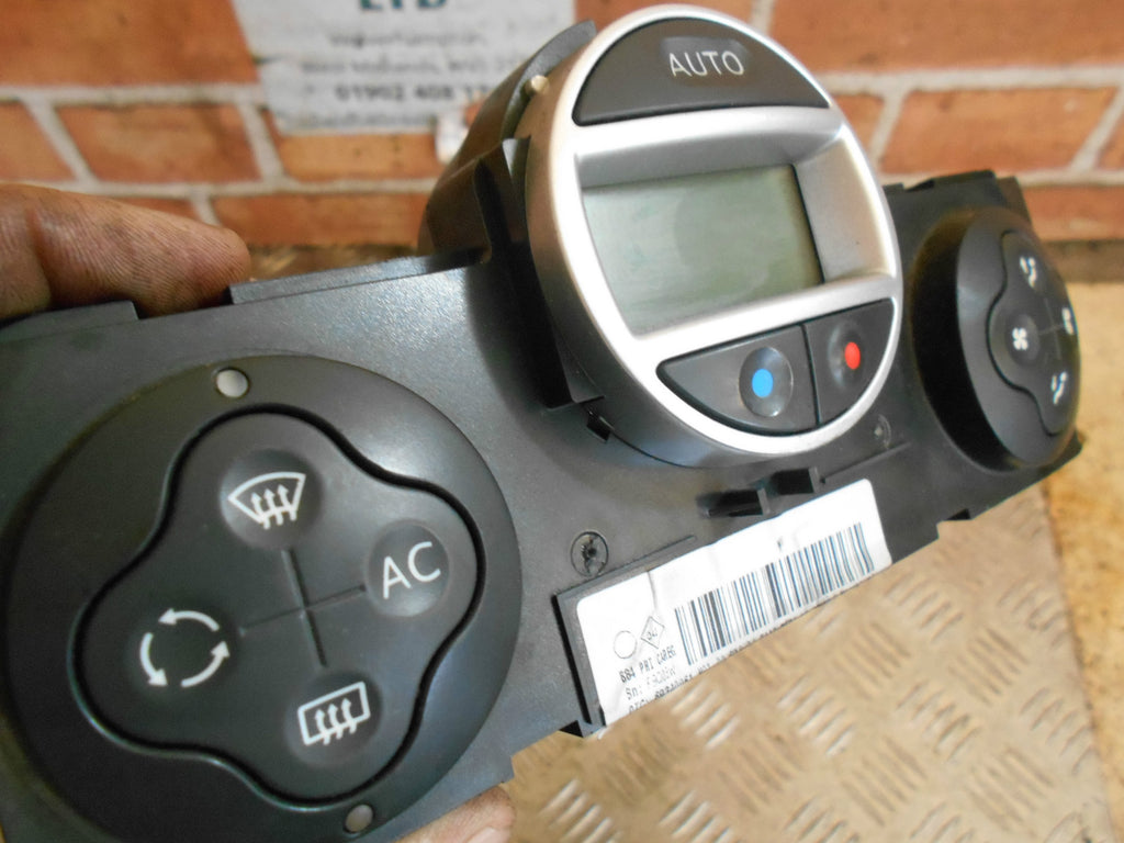 RENAULT SCENIC MK2 2004 A/C AIR CON DIGITAL HEATER CONTROL UNIT 8200413906