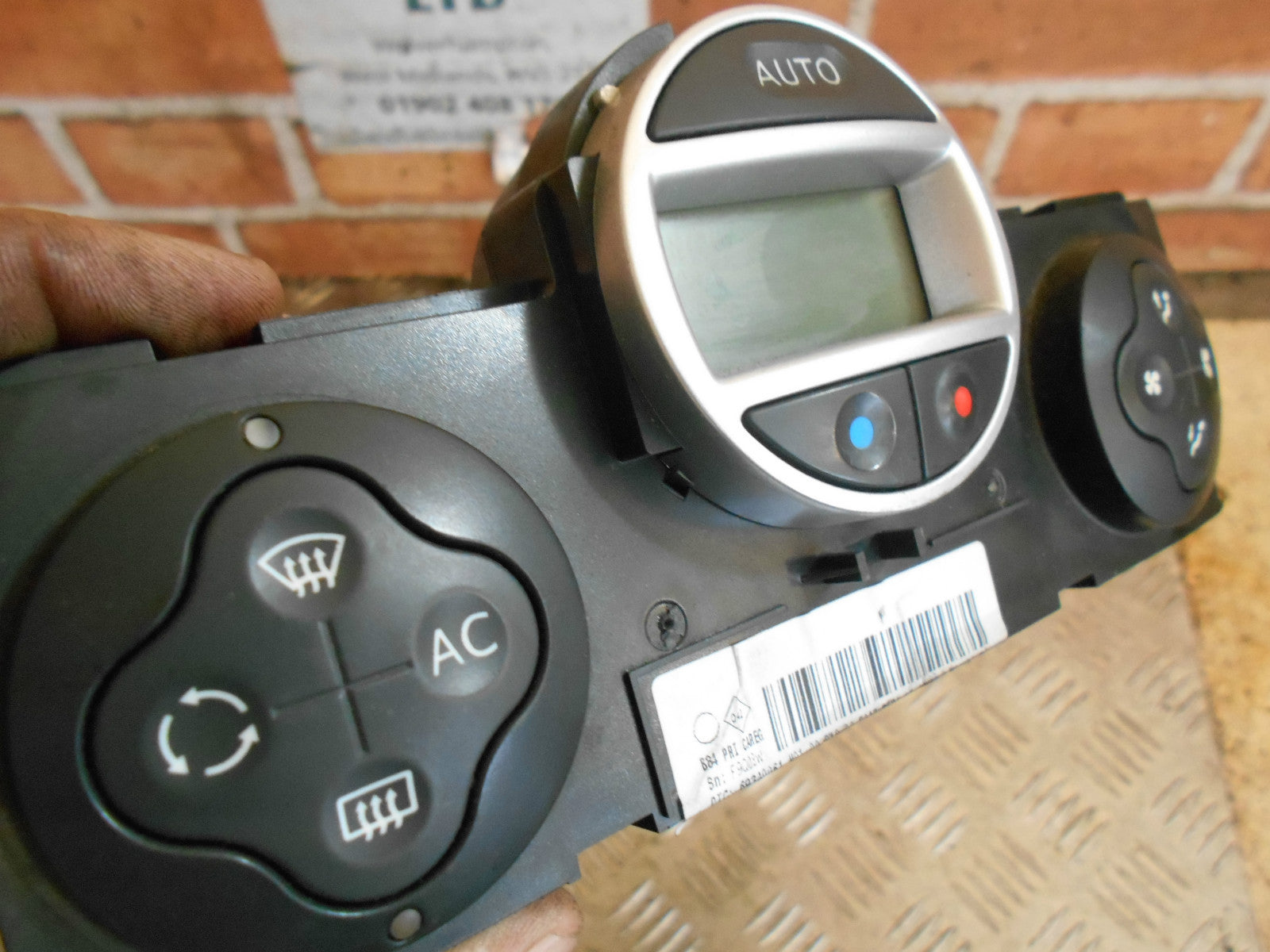 RENAULT SCENIC MK2 2004 A/C AIR CON DIGITAL HEATER CONTROL UNIT 8200413906