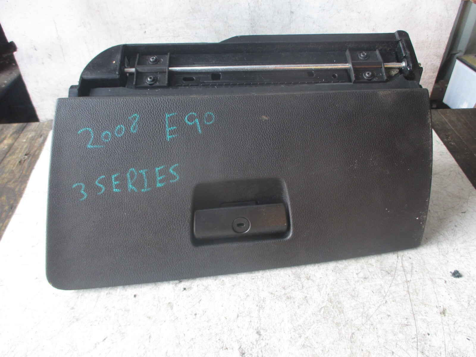 BMW 3 SERIES E90 2008 GLOVE BOX 7078187