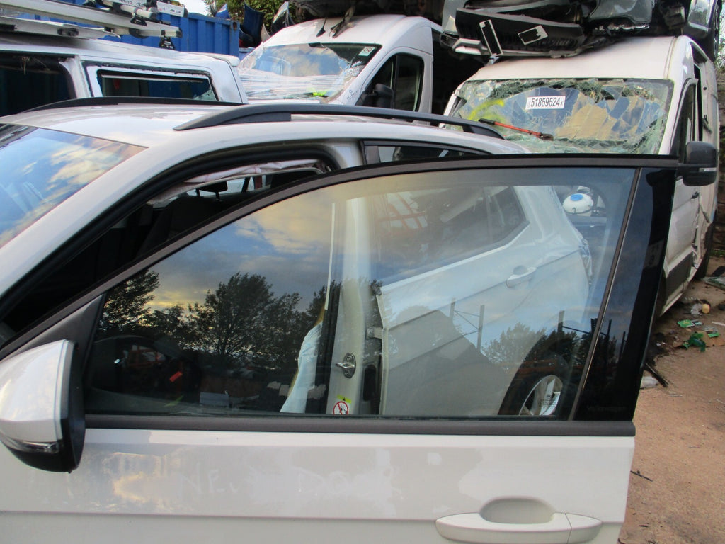 2023 VOLKSWAGEN T CROSS NSF PASSENGER SIDE FRONT DOOR WINDOW GLASS