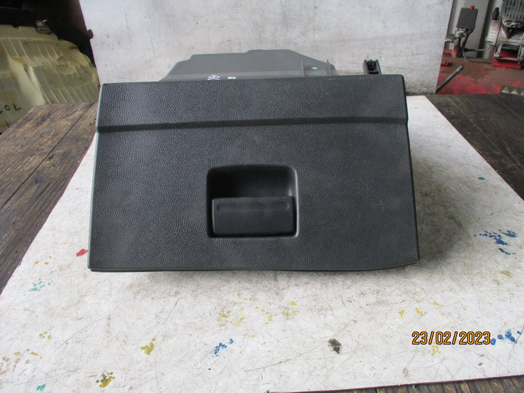 FORD MONDEO MK4 2008 GLOVE BOX 0654800301