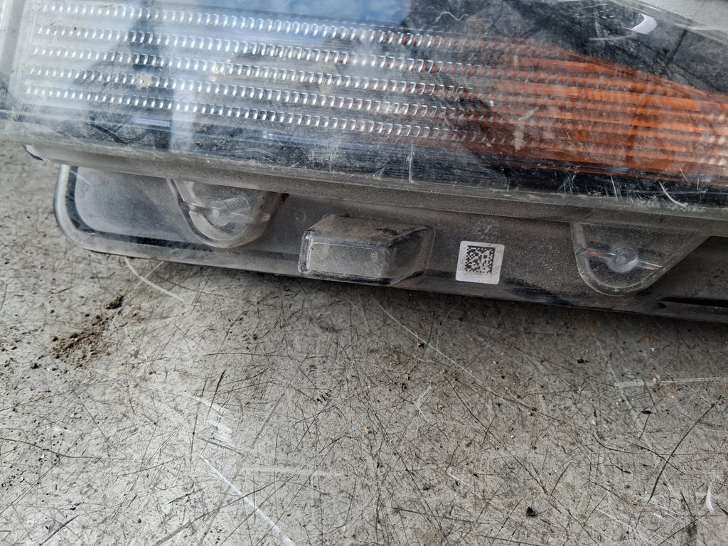 2022 VOLKSWAGEN CRAFTER MK2 NSF PASSENGER SIDE FRONT LEFT HEADLIGHT 7C2941005