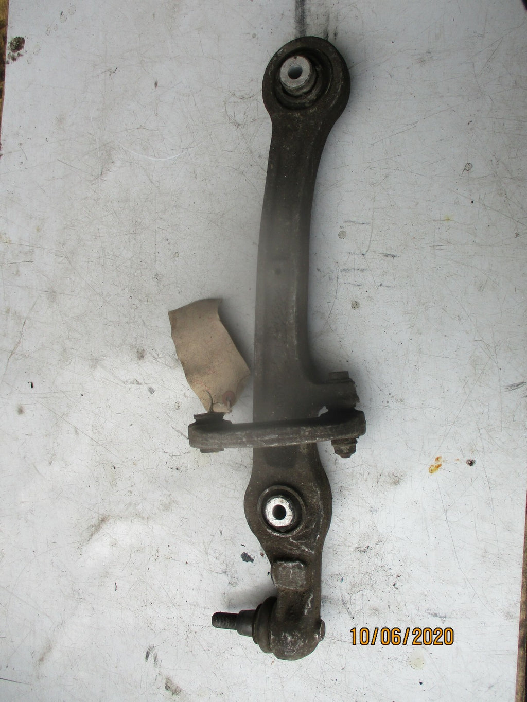 AUDI A6 1.8T TURBO 2009 WISHBONE SUPPORT TRAILING ARM MOUNT BUSHINGS BRACKET