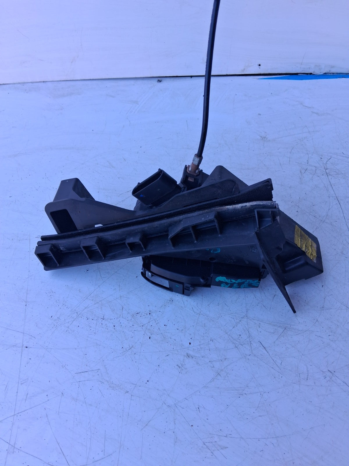 FORD MONDEO 2018 NSR NEAR PASSENGER LEFT SIDE DOOR LOCK ASSEMBLY DS73F264A53BB