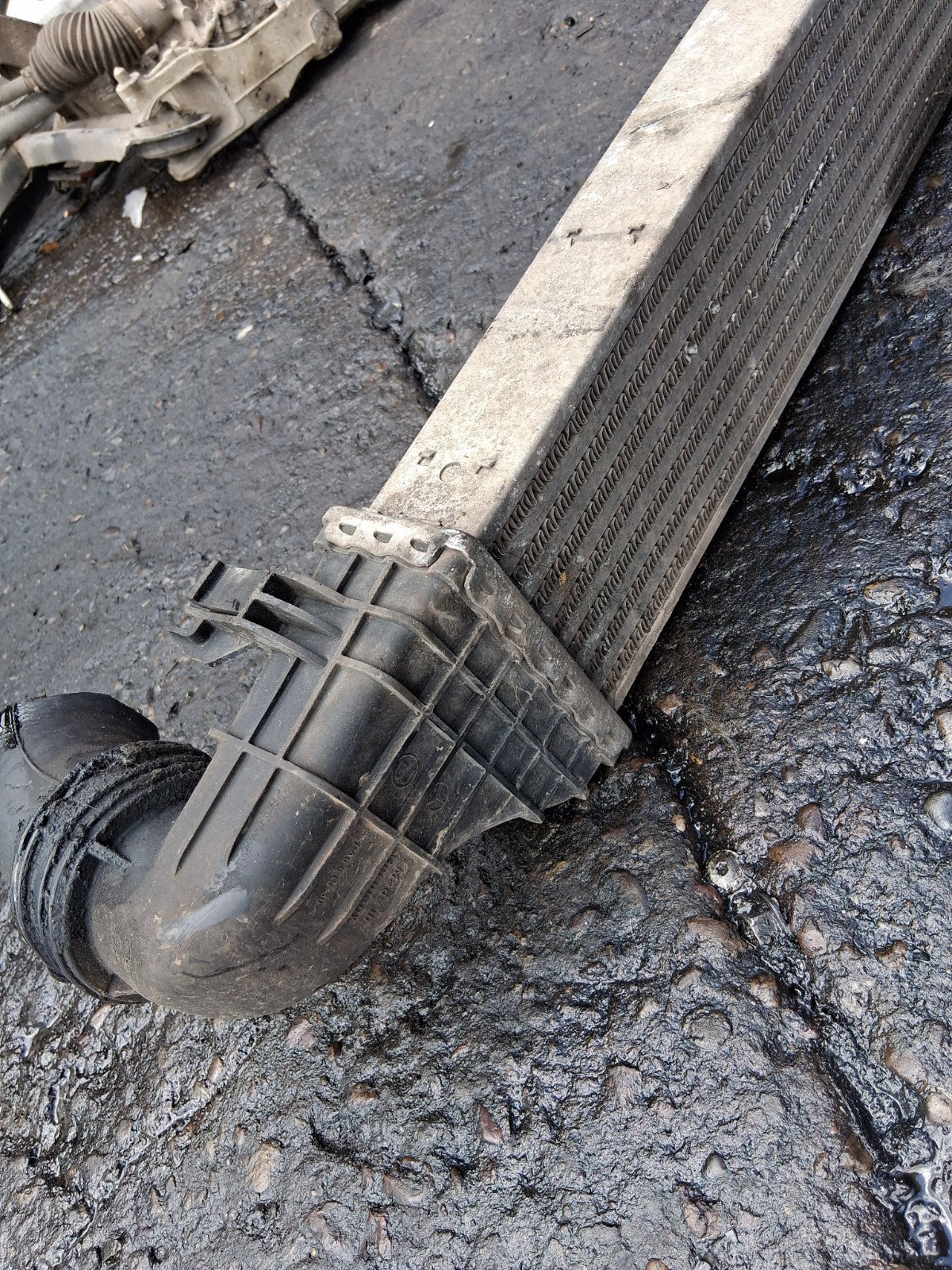 MERCEDES BENZ E CLASS W211 2004 2.2 DIESEL INTERCOOLER A2115001002