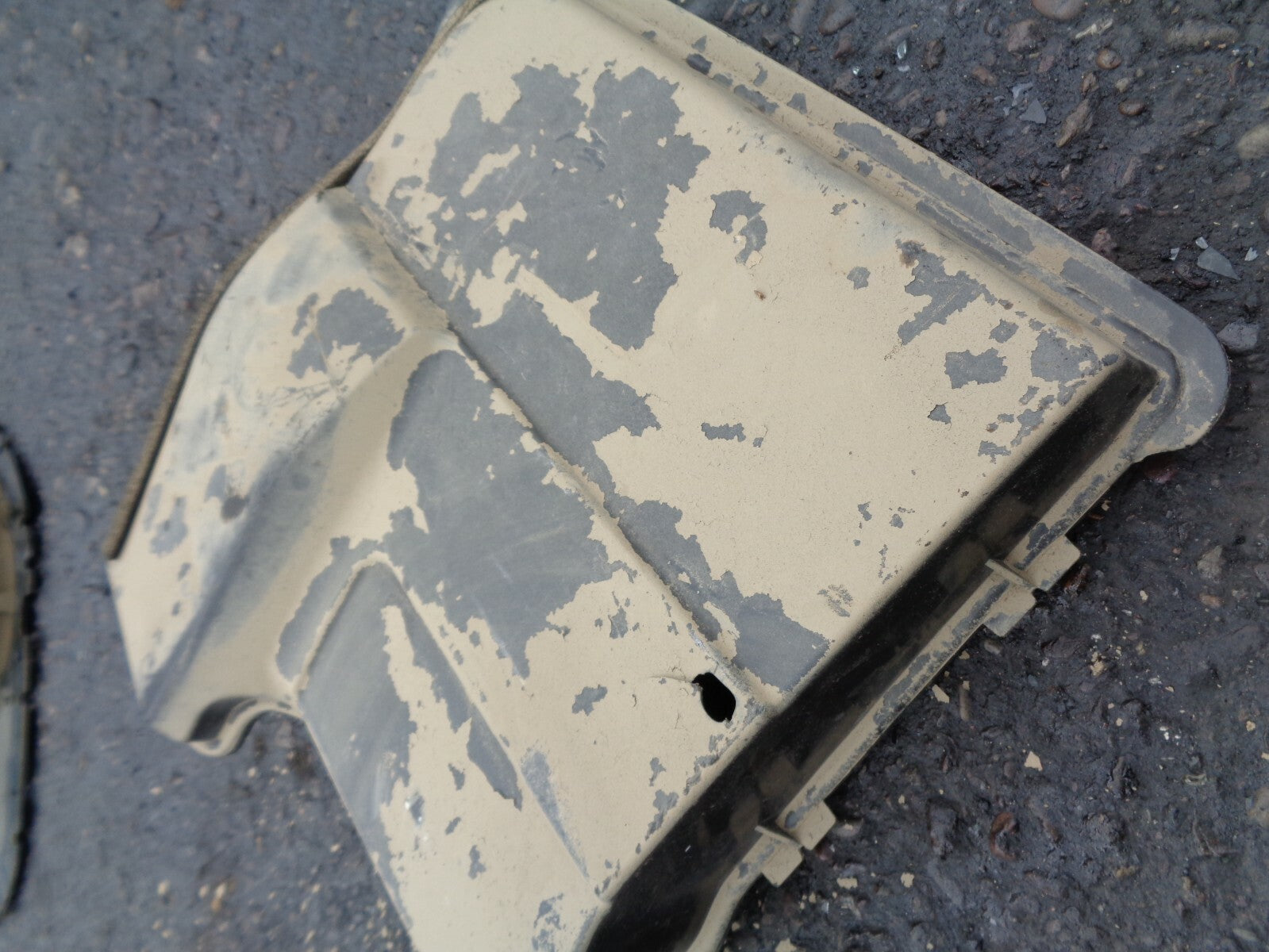 LAND ROVER DISCOVERY 2005 3 LR3 FACTORY BRAKE BOOSTER COVER BLACK DWN500031