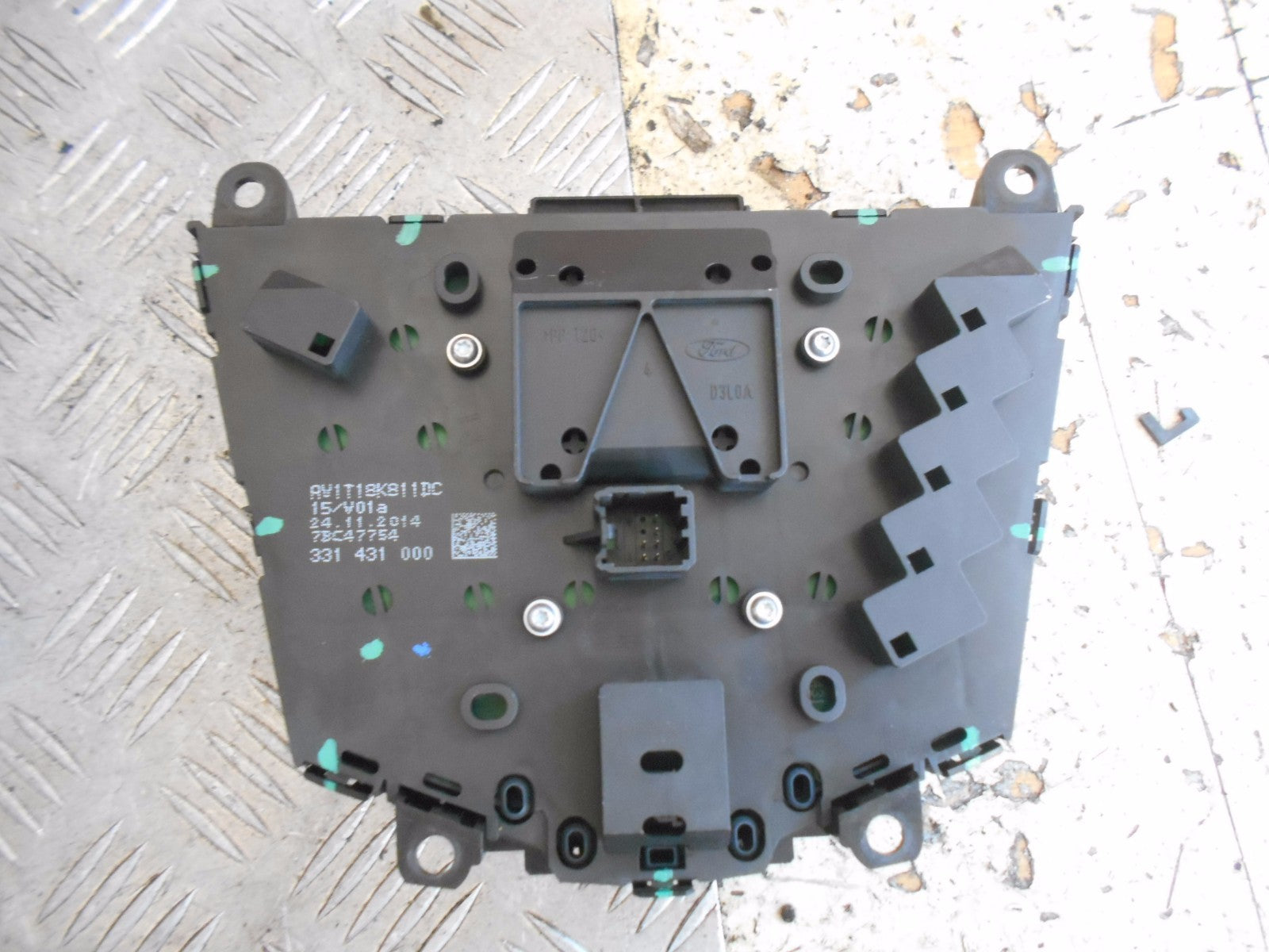 FORD FIESTA MK7 2014 STEREO CD HEAD UNIT CLOCK DISPLAY ASSEMBLY AV1T18K811DC