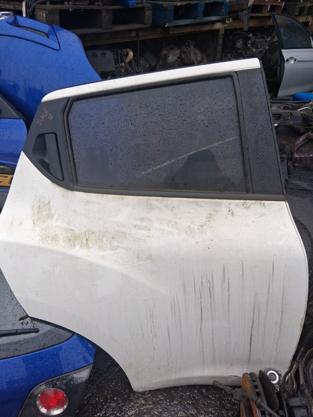 2016 NISSAN JUKE MK1 OSR DRIVER SIDE REAR RIGHT COMPLETE DOOR WHITE