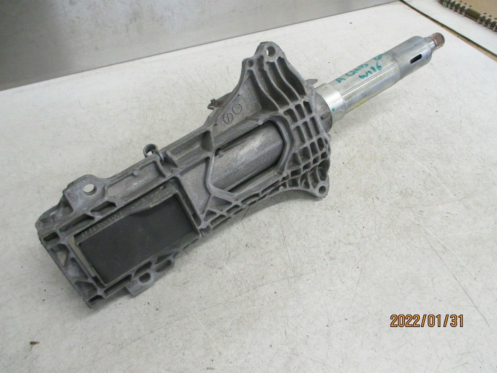 MERCEDES BENZ A CLASS 2017 STEERING COLUMN A2464608901
