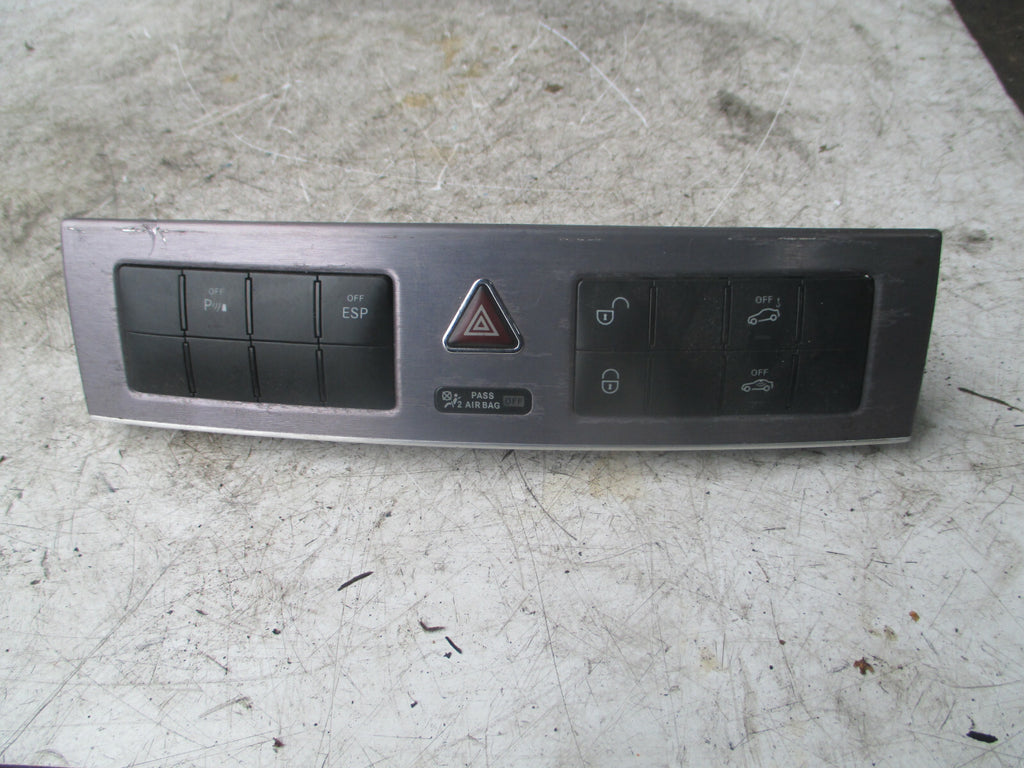 MERCEDES CLC CLASS W203 2010 HAZARD SWITCH UNIT 2038700151