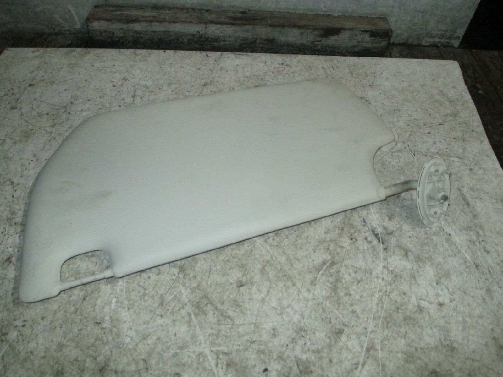 FORD TRANSIT COURIER 2016 OSF DRIVER SIDE FRONT SUN VISOR CREAM