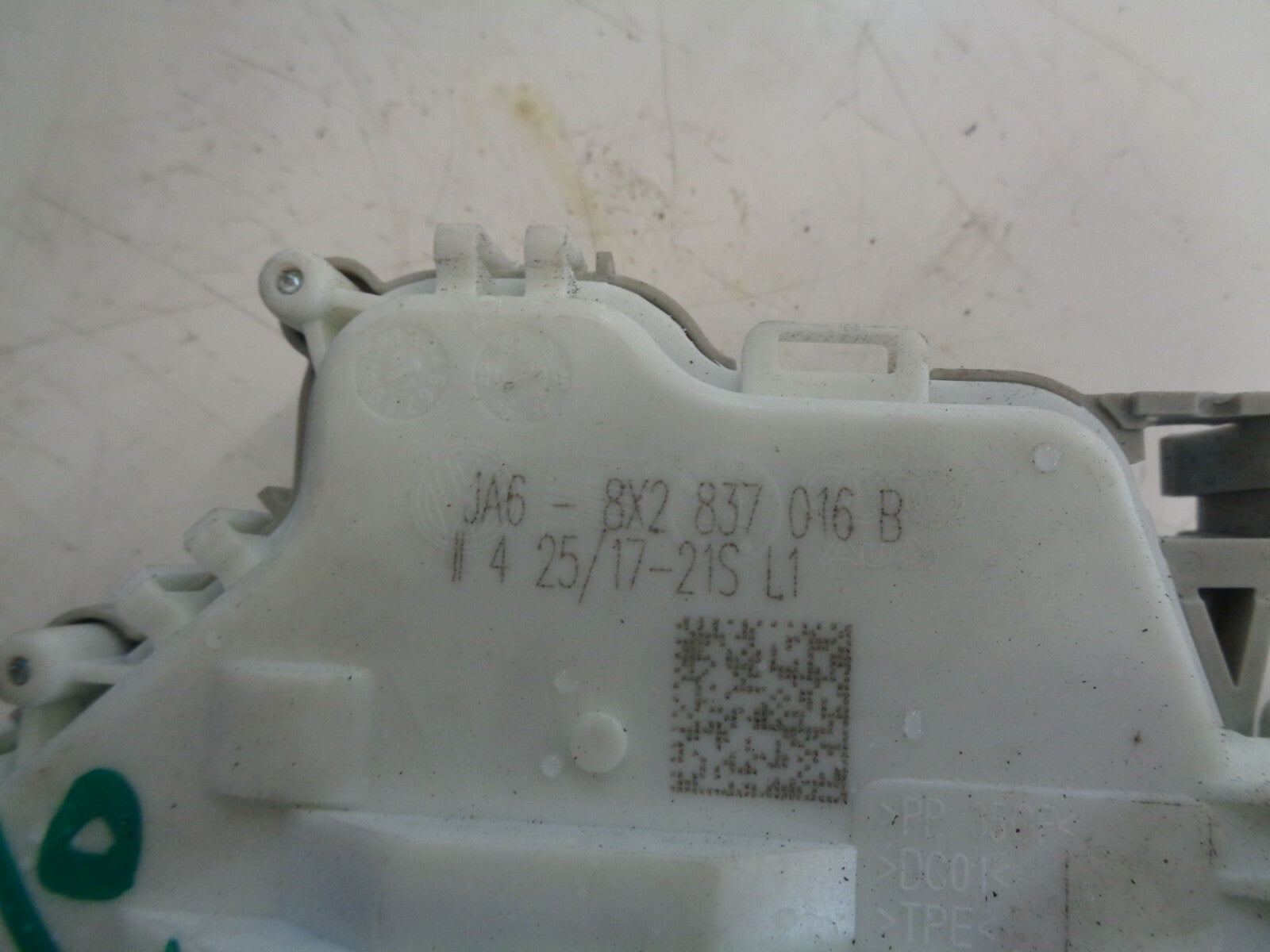 AUDI A5 2017 8W6 5 DOOR OSF DRIVER SIDE FRONT DOOR LOCK MECHANISM 8X2837015B