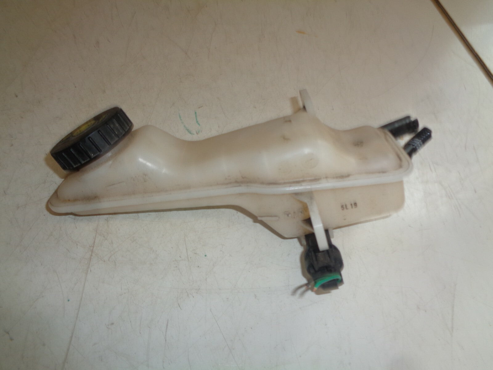 VAUXHALL VIVA 2016 1.0 PETROL BRAKE FLUID MASTER CYLINDER RESERVOIR