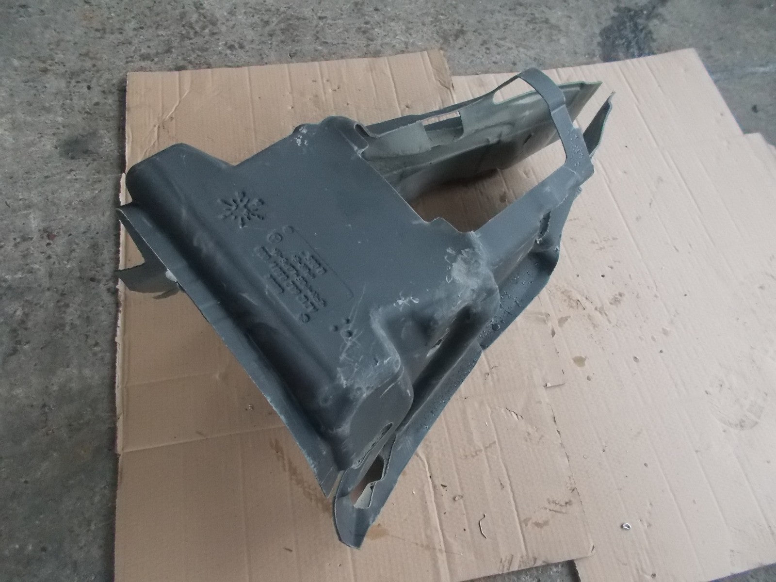 MERCEDES E CLASS W212 2016 CENTRE CONSOLE SOUNDPROOFING MAT A2126820301 008