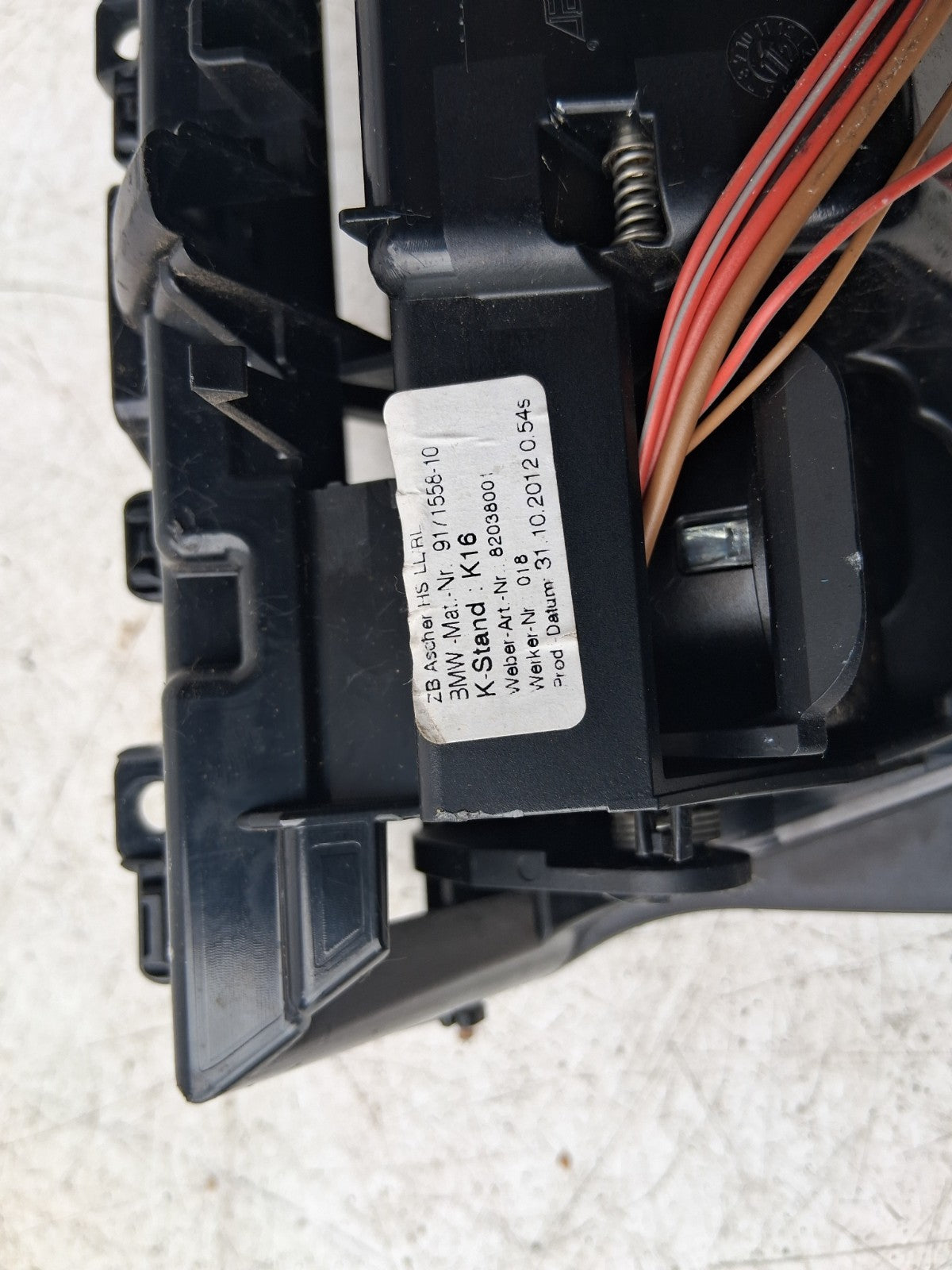 2010 BMW 5 SERIES F10 FRONT CUP HOLDER 12V SOCKET PORT STORAGE