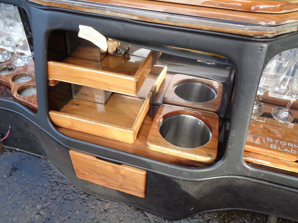 LINCOLN TOWN CAR LIMOUSINE LEFT SIDE CONVIENCE SIDE COMPARTMENT