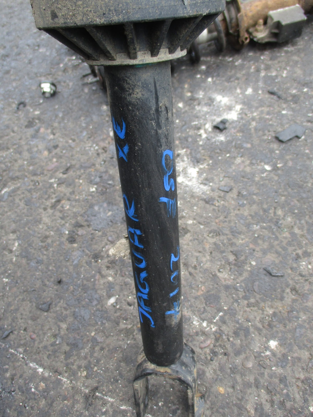JAGUAR XE 2017 OS DRIVER SIDE FRONT SHOCK ABSORBER GX7318B037KD