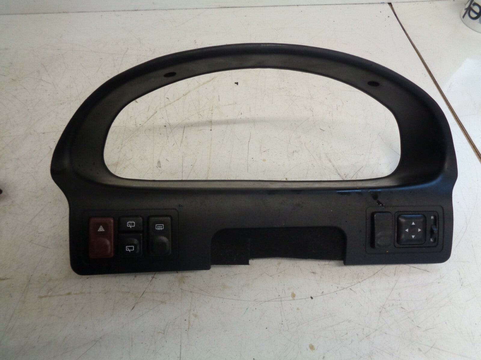 KIA SPORTAGE MK1 2001 SPEEDO CLOCK SURROUND HAZARD WIPER MIRROR SWITCH
