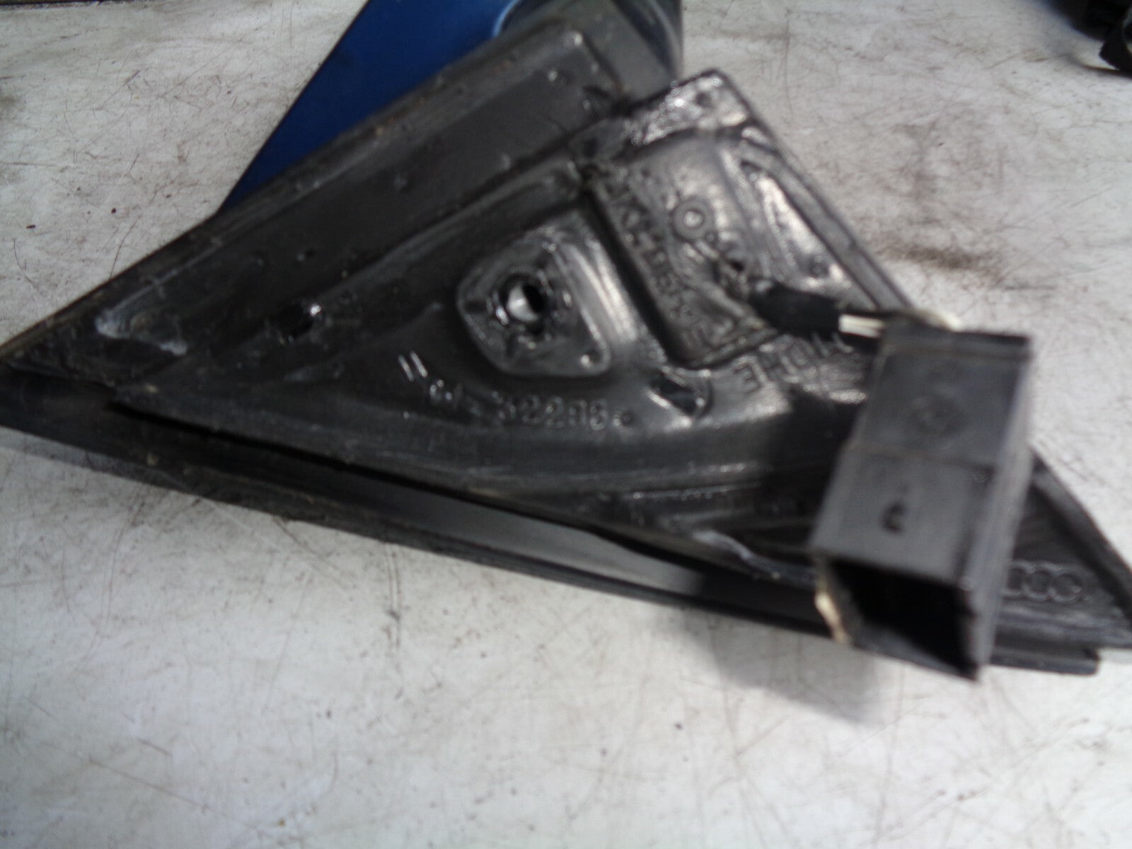 AUDI A6 C6 RIGHT DRIVER SIDE WING MIRROR DAMAGED E1 010629