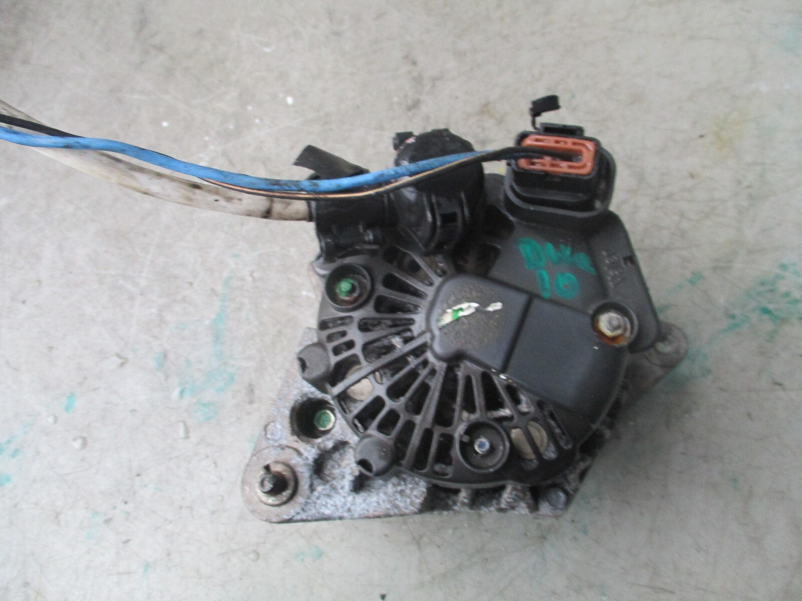 2010 NISSAN DUKE ENGINE MOUNT BRACKET 21824