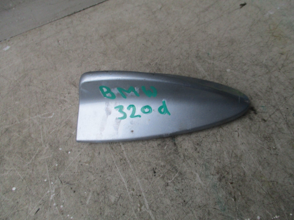 2015 BMW 3 SERIES E90 RADIO ANTENNA COVER 018632