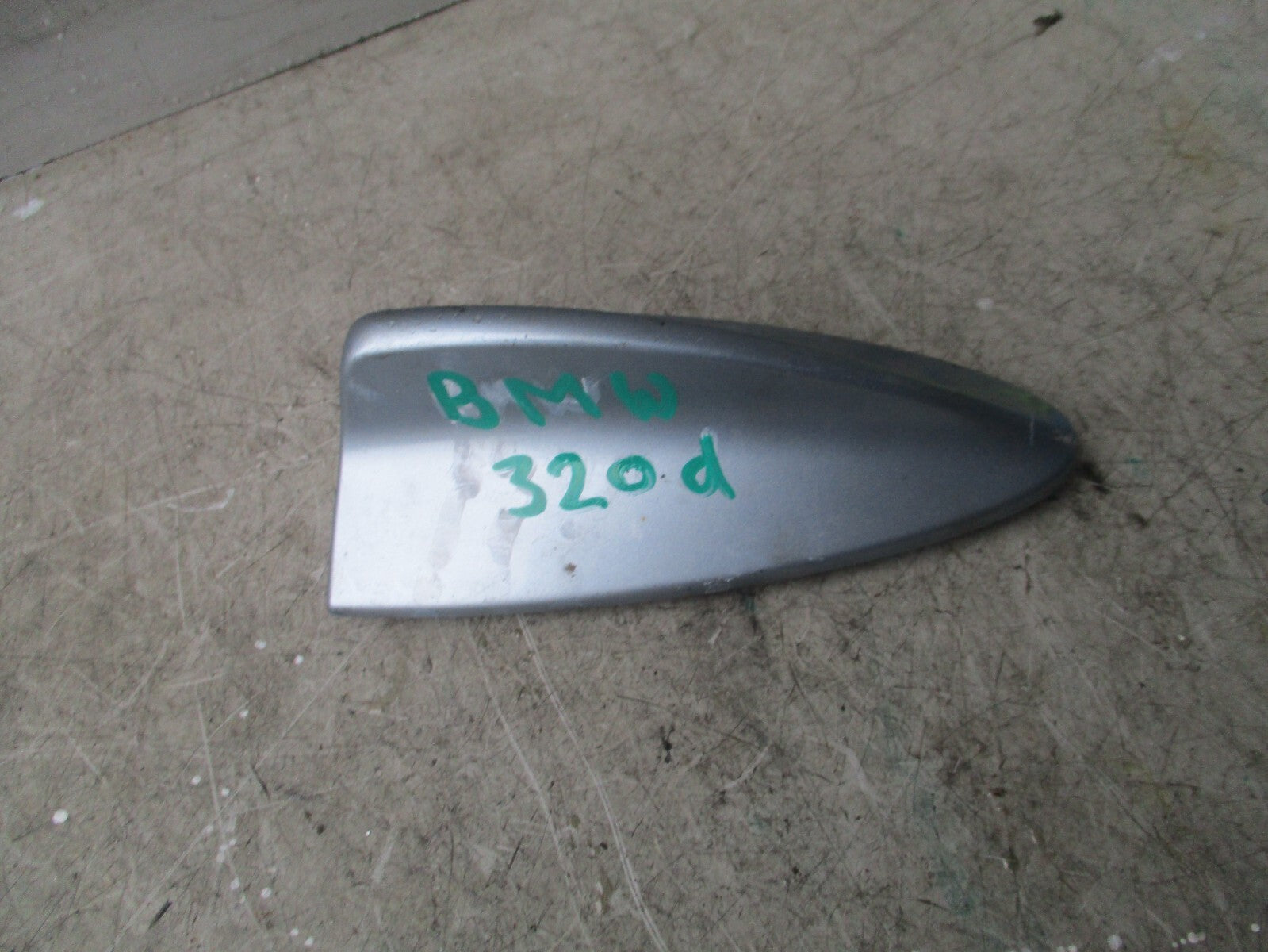 2015 BMW 3 SERIES E90 RADIO ANTENNA COVER 018632