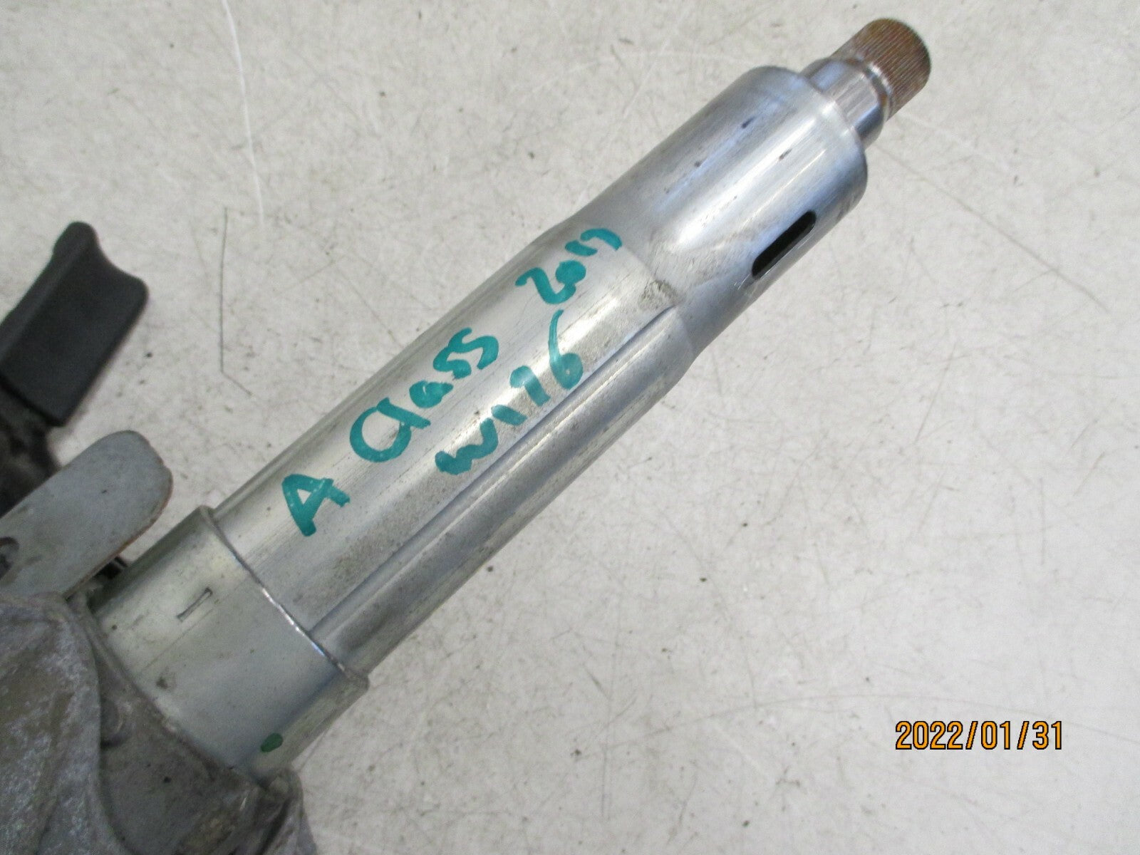 MERCEDES BENZ A CLASS 2017 STEERING COLUMN A2464608901
