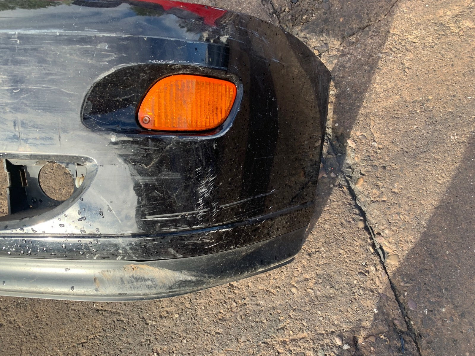 FORD FOCUS MK1 COMPLETE FRONT BUMPER BLACK BARE